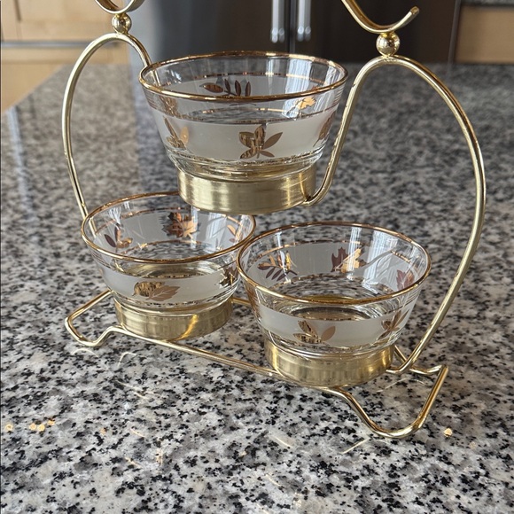 Libbey Frosted and Golden Leaf Pattern Serveware Set - Picture 3 of 14